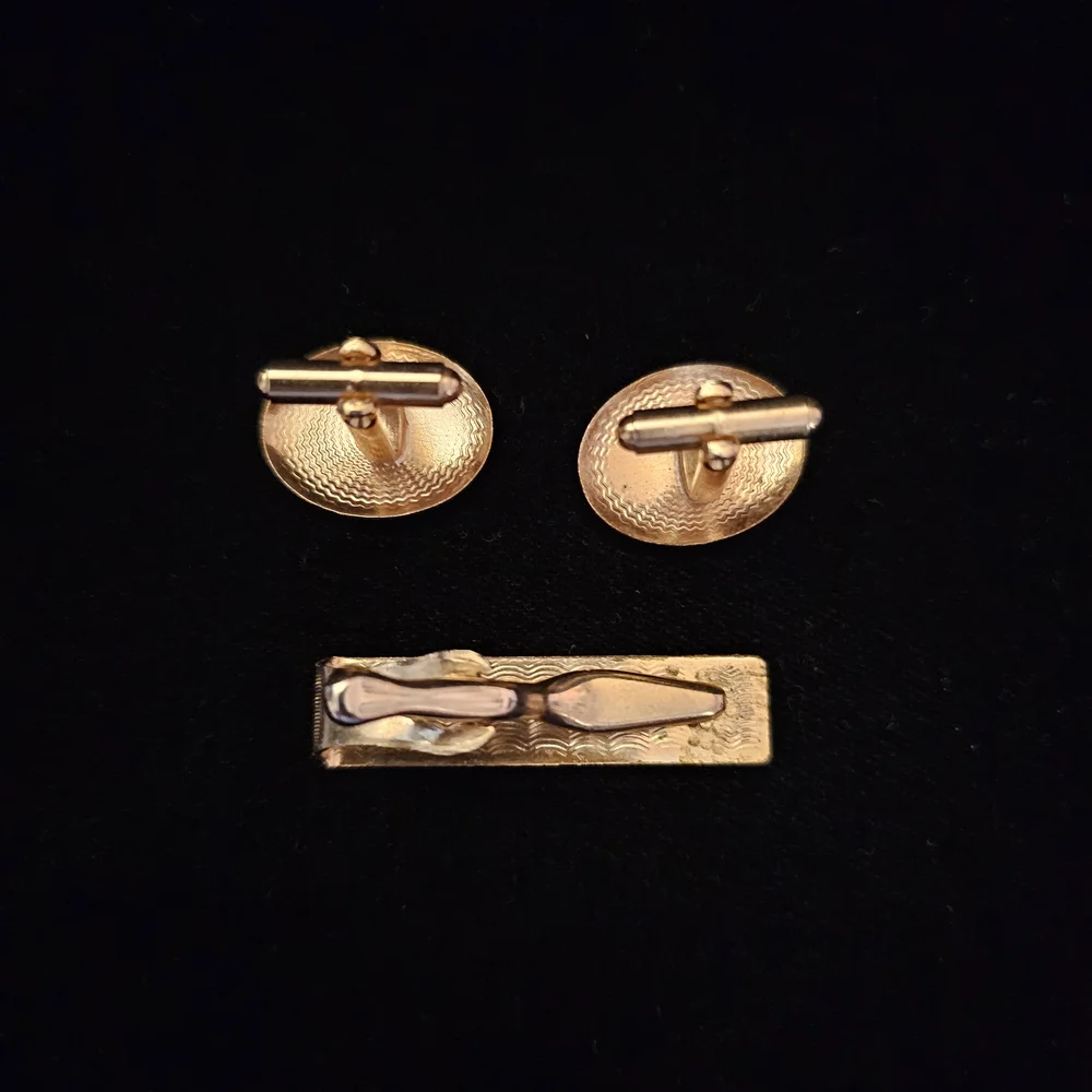 Vintage Gold Tone with Rose Detail Cufflink & Tie Bar Set